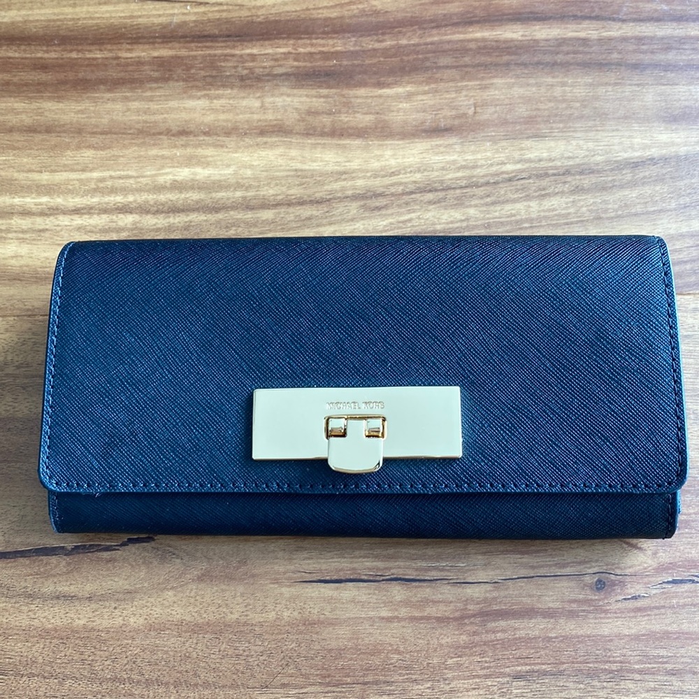 Michael Kors Channing Carry All Wallet